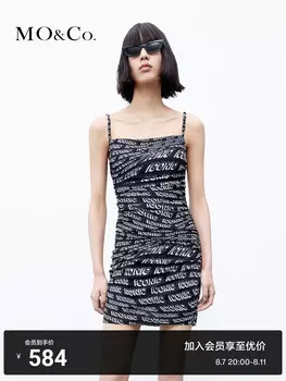 Плиссированное платье Moco на подтяжках, цветок на черном фоне