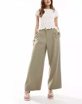 Плиссированные брюки Stradivarius цвета хаки