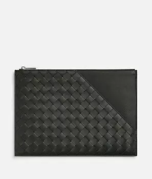 Плоская косметичка Intrecciato с диагональю Bottega Veneta, темно-зеленый