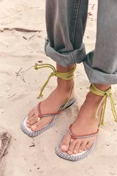 Плоские сандалии с веревками ZARA, разноцветный