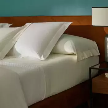 Плоский лист из египетского хлопка Bassols Touch плотностью 200 нитей, естественный