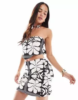 Пляжная мини-юбка с завязками по бокам 4th & Reckless из льняной смеси с черно-белым цветочным принтом