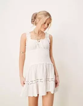 Пляжное мини-платье Iisla & Bird белого цвета со сборками