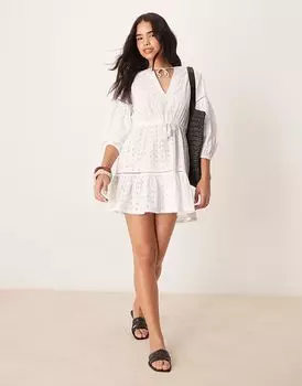 Пляжное мини-платье Iisla & Bird с длинными рукавами и вышивкой, белое