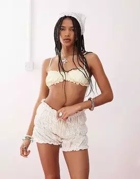 Пляжные шорты Reclaimed Vintage, связанные крючком, кремового цвета