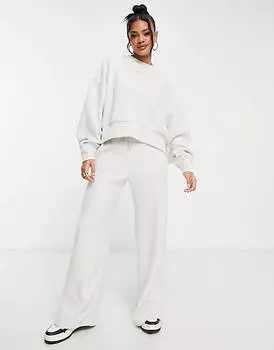 Плюшевые джоггеры Nike из светлой кости