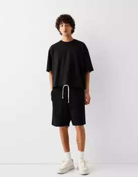 Плюшевые шорты-бермуды Bershka, черный