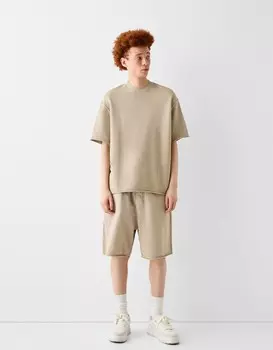 Плюшевые шорты-бермуды с эффектом потертости Bershka, коричневый