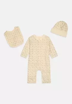 Подарок на рождение METALLIC GIFTPACK Calvin Klein Jeans, цвет rose