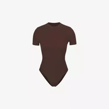 Подходит всем: боди из эластичной ткани Skims, цвет cocoa