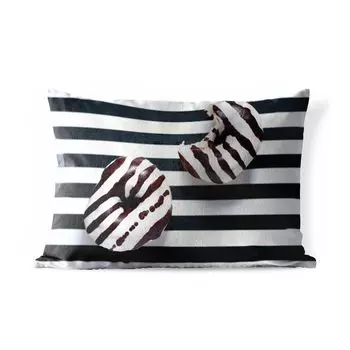 Подушка MuchoWow для улицы - Полосатые пончики - 60x40 см - Устойчивость к атмосферным воздействиям - Подушка для отдыха - Чехлы для подушек - Декоративные чехлы для подушек - Декоративные чехлы для подушек, мультиколор