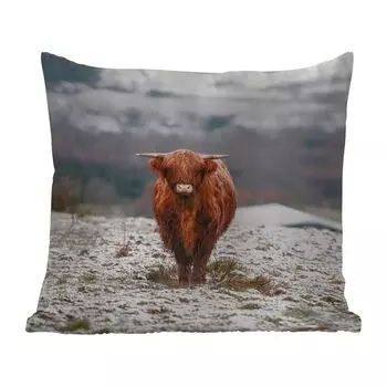 Подушка MuchoWow для улицы - Шотландский горец - Снег - Гора - 60x60 см - Устойчивость к атмосферным воздействиям - Подушка для отдыха - Чехлы для подушек - Декоративные чехлы для подушек - Декоративные чехлы для подушек, мультиколор