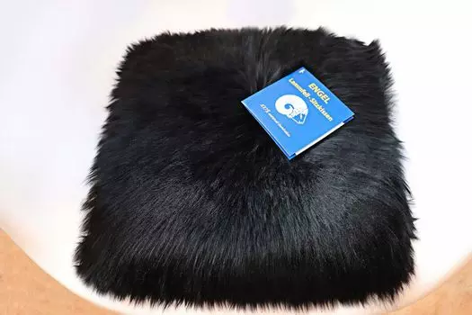 Подушка на сиденье однотонная ягода 36x36x2 Reissner Lammfelle, черный
