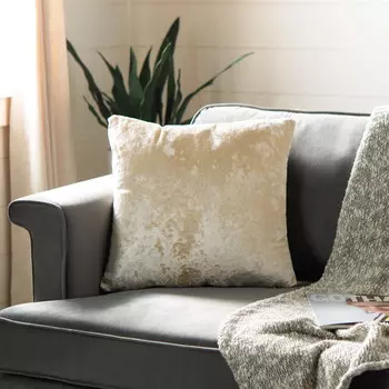 Подушка плюшевая Safavieh Braidy, кремовый