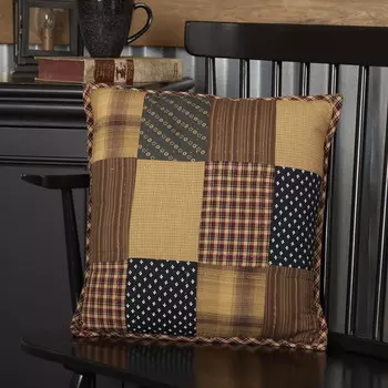 Подушка с нашивками VHC Brands, красный