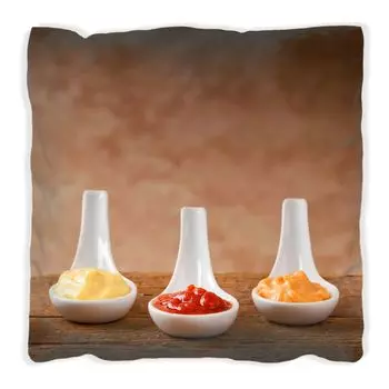 Подушка Wallario Premium, мягкая поверхность, с изображением различных соусов на керамических ложках, размер: 40 х 40 см, с белой спинкой