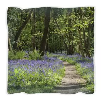 Подушка Wallario Premium, мягкая поверхность, с изображением луга с синими колокольчиками в лесном мотиве, размер: 40 х 40 см, с белой спинкой