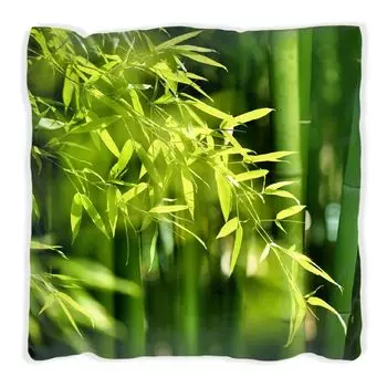 Подушка Wallario Premium, мягкая поверхность, с мотивом бамбукового леса и зелеными растениями бамбука, размер: 40 х 40 см, с белой спинкой