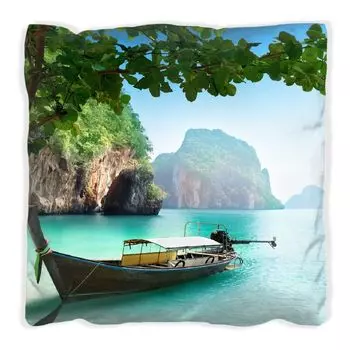 Подушка Wallario Premium, мягкая поверхность, с мотивом рыбацкой лодки в Таиланде, синего моря и каменных скал, размер: 60 х 60 см, с белой спинкой