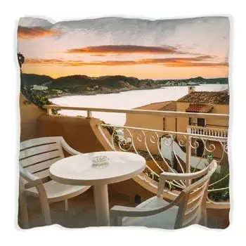 Подушка Wallario Premium, мягкая поверхность, с мотивом «Лето в Испании» - вид с красивой террасы на море, размер: 60 х 60 см, с белой спинкой