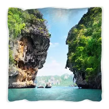 Подушка Wallario Premium, мягкая поверхность, с мотивом скалистого ущелья у моря в Таиланде, размер: 40 х 40 см, с белой спинкой