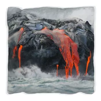 Подушка Wallario Premium, мягкая поверхность, с мотивом «Потоки лавы в море», размер: 60 x 60 см, с белой спинкой