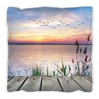 Подушка Wallario Premium, мягкая поверхность, с мотивом морской панорамы, камышом и летящими птицами, размер: 30 х 30 см, с белой спинкой