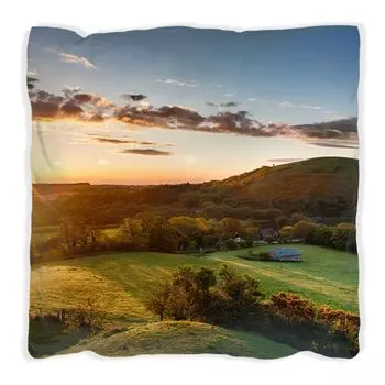 Подушка Wallario Premium, мягкая поверхность, с панорамой замка в Англии и мотивом восхода солнца, размер: 60 x 60 см, с белой спинкой