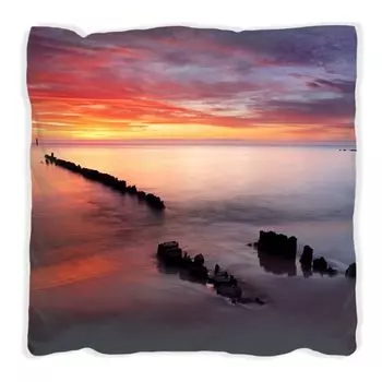 Подушка Wallario Premium, мягкая поверхность, с песчаным пляжем на закате - мотив красного неба, размер: 60 х 60 см, с белой спинкой