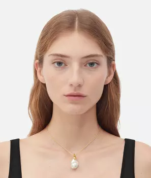 Подвеска из жемчуга Bottega Veneta, белый