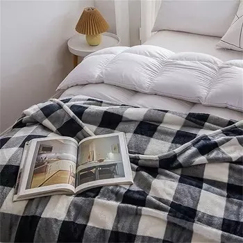 Покрывало клетчатое Bed Bath & Beyond 50 x 60 дюймов, белый/черный