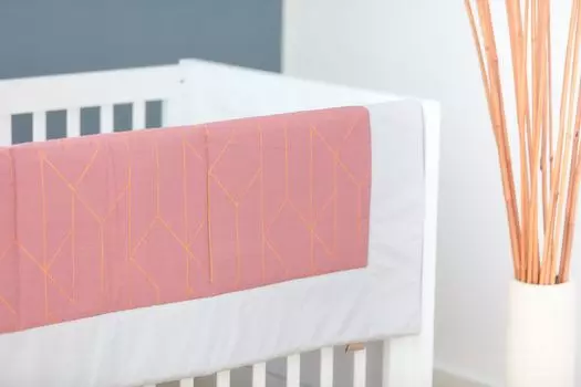 Покрывало KraftKids золотые линии на розовом