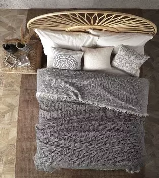 Покрывало Ubud Maze серого цвета (220х240 см) BOHORIA
