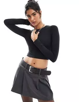 Полиамидный скульптурный топ с закрученной спинкой черного цвета Pull&Bear