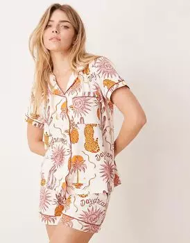 Полиэстеровый комплект с короткими рукавами Chelsea Peers и шортами в райском стиле с принтом