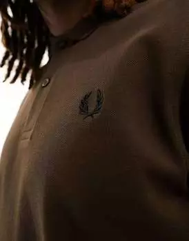 Поло с логотипом Fred Perry цвета жженого табака