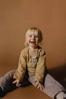Полосатая футболка snoopy peanuts ZARA, цвет mustard