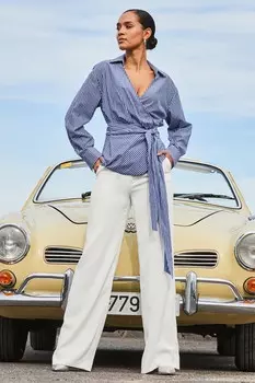 Полосатая рубашка-конверт с декоративной застежкой Sosandar, синий