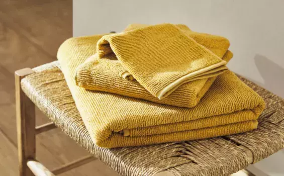 Полосатое жаккардовое банное полотенце Zara Home, горчично-желтый
