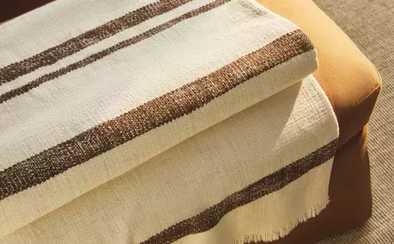 Полосатый плед Zara Home, экрю