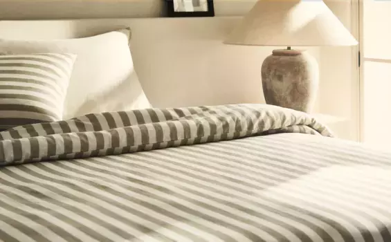 Полосатый пододеяльник из хлопка и льна Zara Home, экрю/зеленый