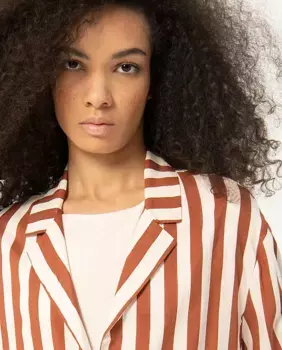 Полосатый женский пиджак с застежкой на пуговицы Surkana, коричневый