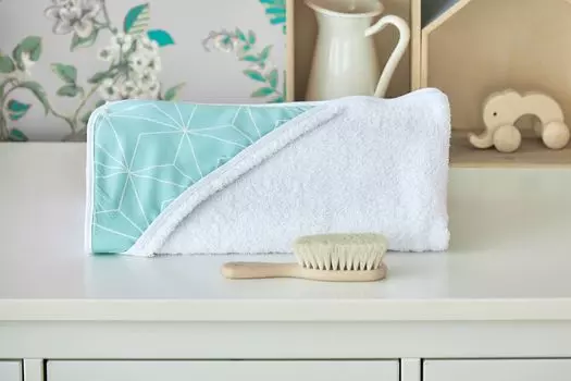 Полотенце KraftKids с капюшоном, белое, с тонкими ромбами, мятное, белый