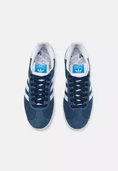 Полукеды Gazelle Unisex adidas Originals, preloved ink/обувь белая/основно-белая