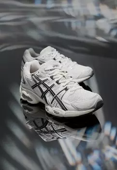 Полукеды Gel-Nimbus 9 Unisex ASICS SportStyle, цвет cream/black