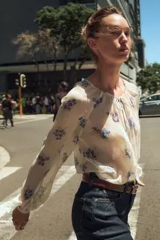 Полупрозрачная блузка с цветочным принтом ZARA, разноцветный