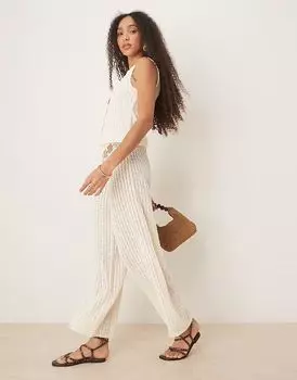Полупрозрачные брюки-клеш ASOS DESIGN кремового цвета из фактурной ткани с широкими штанинами