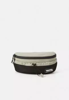 Поясная сумка FLASH FOX BUMBAG Maison Kitsun, темно-зеленый