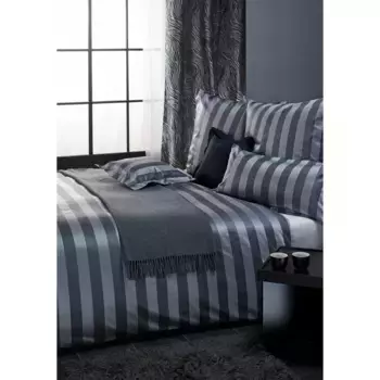 Постельное белье Curt Bauer «Como» из мягкой парчи Mako дамасского качества, изготовлено из 100% хлопка. На молнии STANDARD 100 от OEKO-TEX, цвет perlgrau