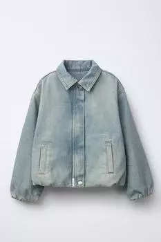Потертая джинсовая куртка-бомбер закрыта ZARA, синий